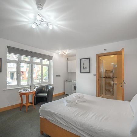 Flexistay Aparthotel Sutton Sutton  Zewnętrze zdjęcie