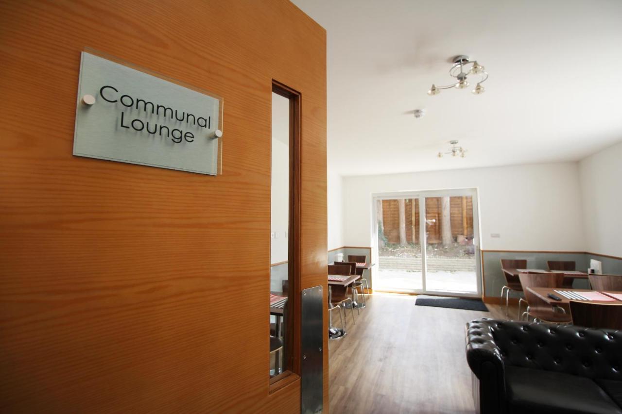 Flexistay Aparthotel Sutton Sutton  Zewnętrze zdjęcie