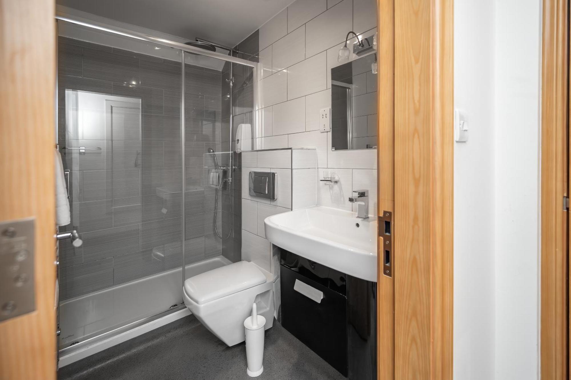 Flexistay Aparthotel Sutton Sutton  Zewnętrze zdjęcie