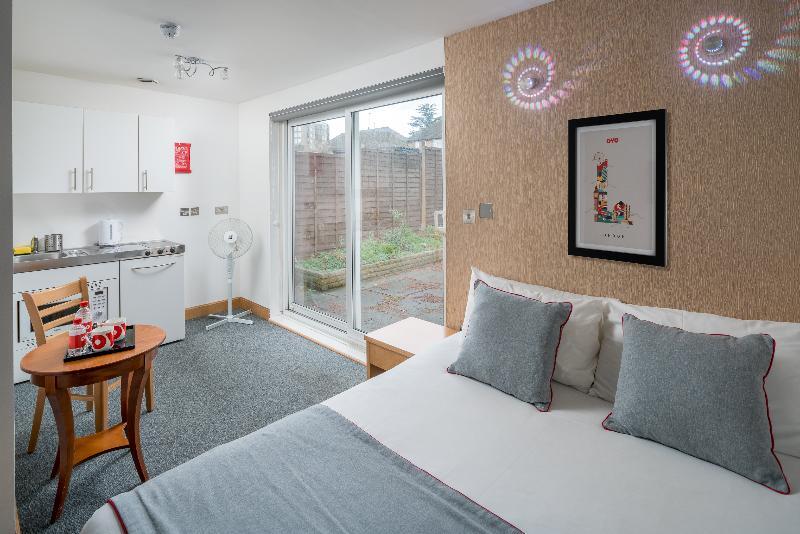 Flexistay Aparthotel Sutton Sutton  Zewnętrze zdjęcie